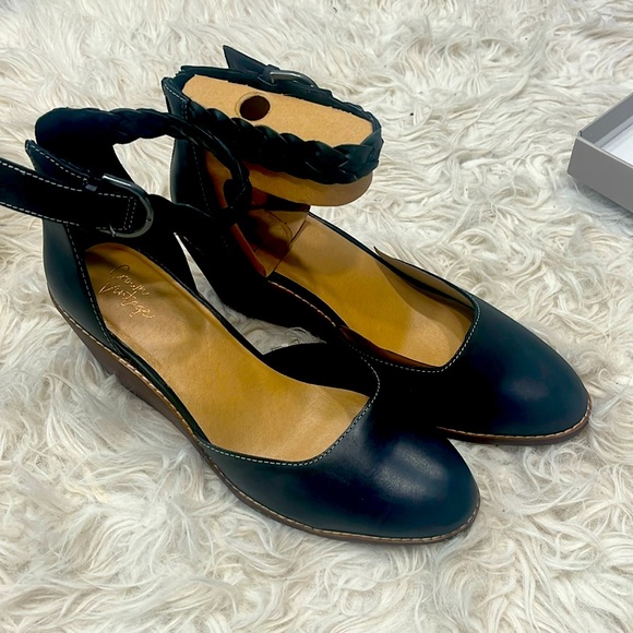 Lorelee wedge pump - Picture 1 of 4